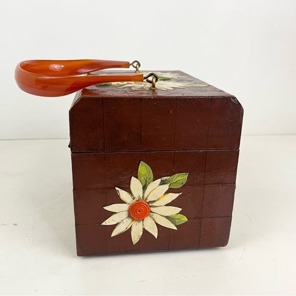 Vintage 60’s / 70’s Floral Daisy Wooden Box Purse with Handle Artist Signed - Picture 3 of 12